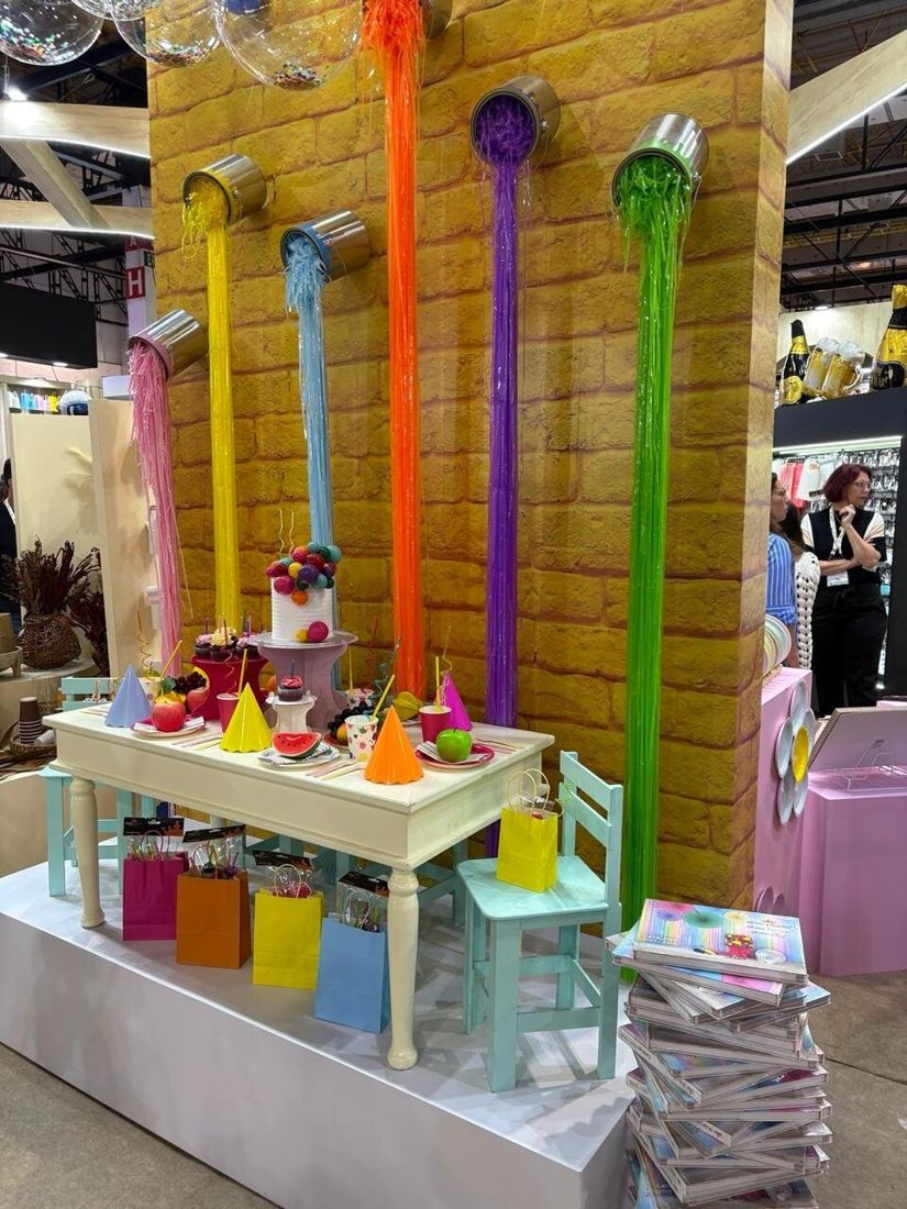 Cenário de confeitaria no estande