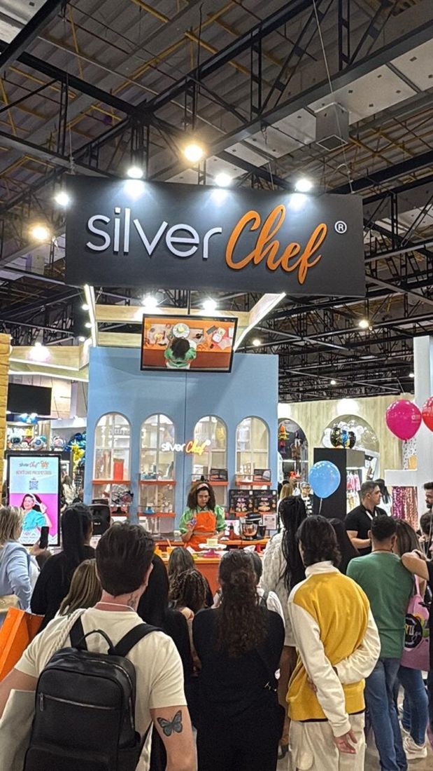 Visitantes no estande da Silver Chef