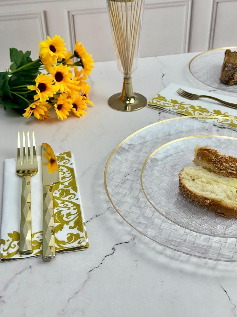 Mesa posta dourada da Linha Luxo