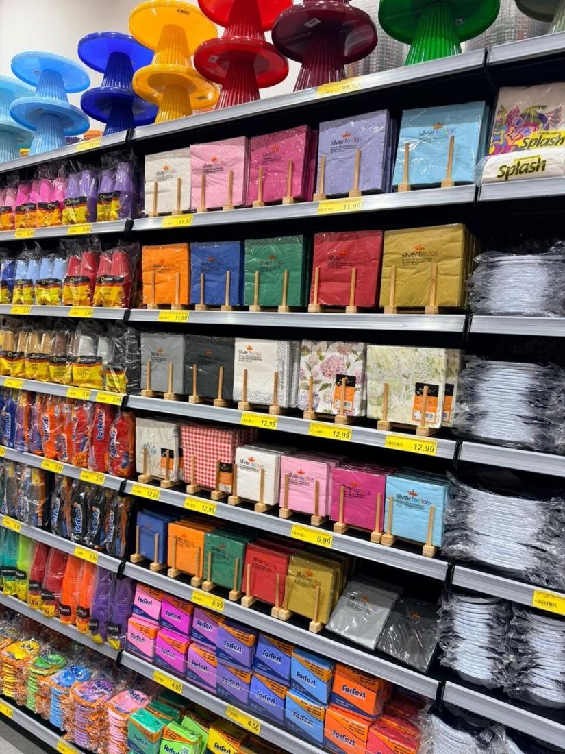 Gôndola organizada com produtos Silver